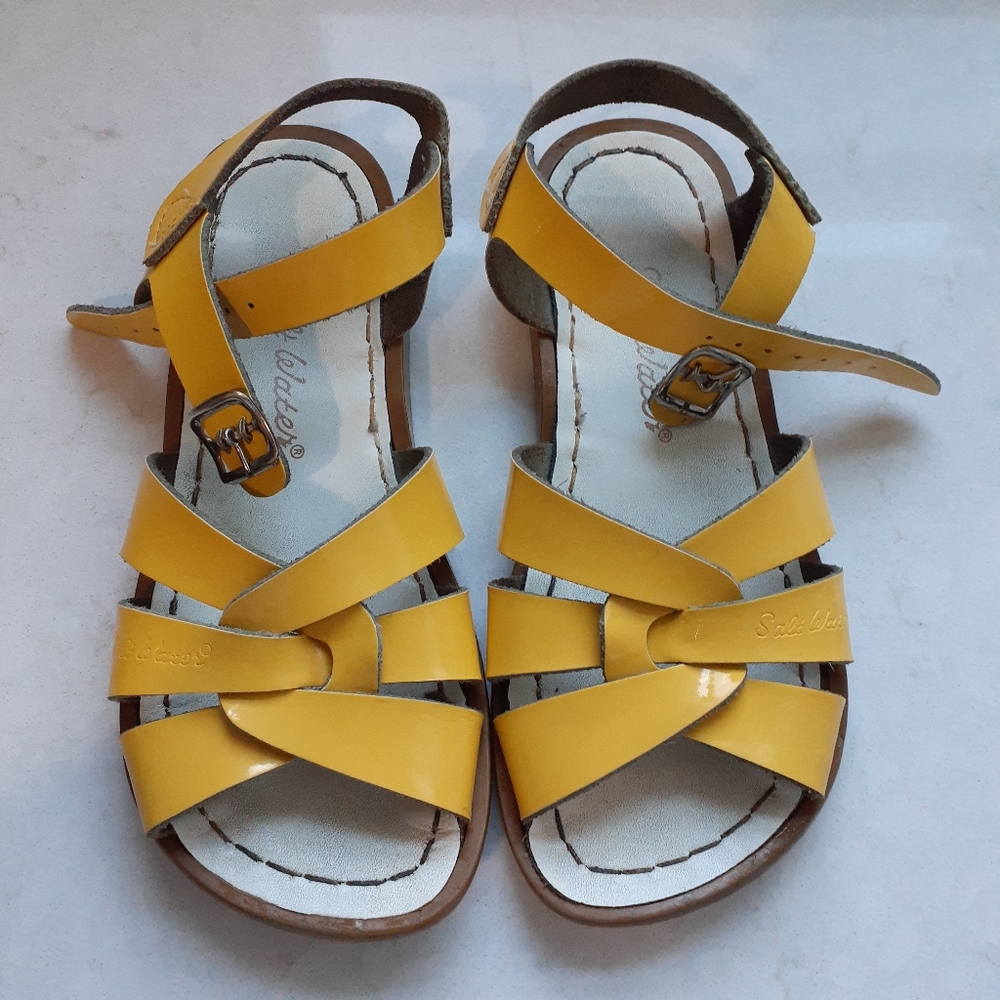 Saltwater sandals
